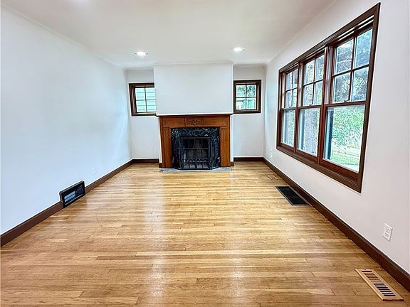 5th image of 2045 Reveley Ave