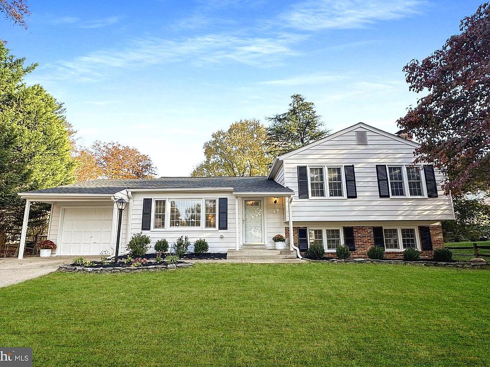 1st image of 2 Henley Ct