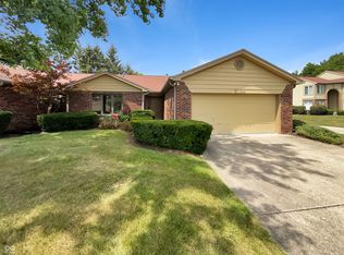 8124 Farmhurst Ln, Indianapolis, IN 46236