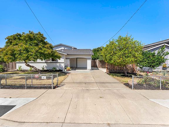 4th image of 43143 Gatewood St