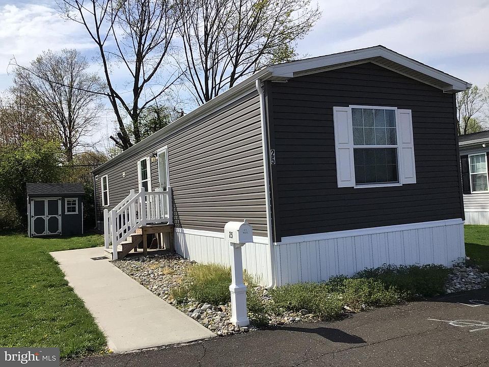 1st image of 25 Kennedy Dr