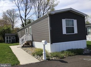 25 Kennedy Dr, Fairless Hills, PA