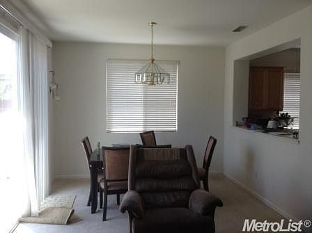 5th image of 677 Franklin Dr