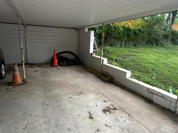 406 Charteroak St, Hot Springs National Park, AR 71901