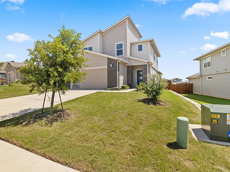 7713 Jacobean Way — Photo 2