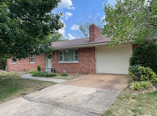 2105 Meadow Lake Dr, Jefferson City, MO 65109