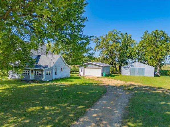 N8723 Sandy Hook Rd, Brooklyn, WI 53521