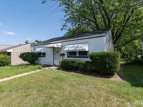 2022 Gertrude St, South Bend, IN 46613