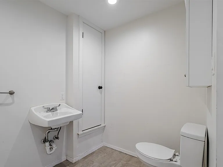 2106 Lamplight Village Cir #A — Photo 11