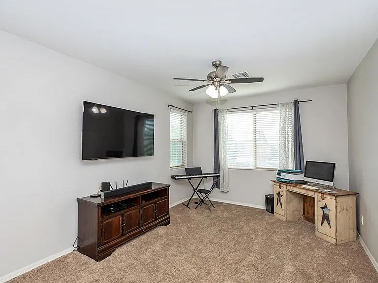 6577 E 34th Ln — Photo 16
