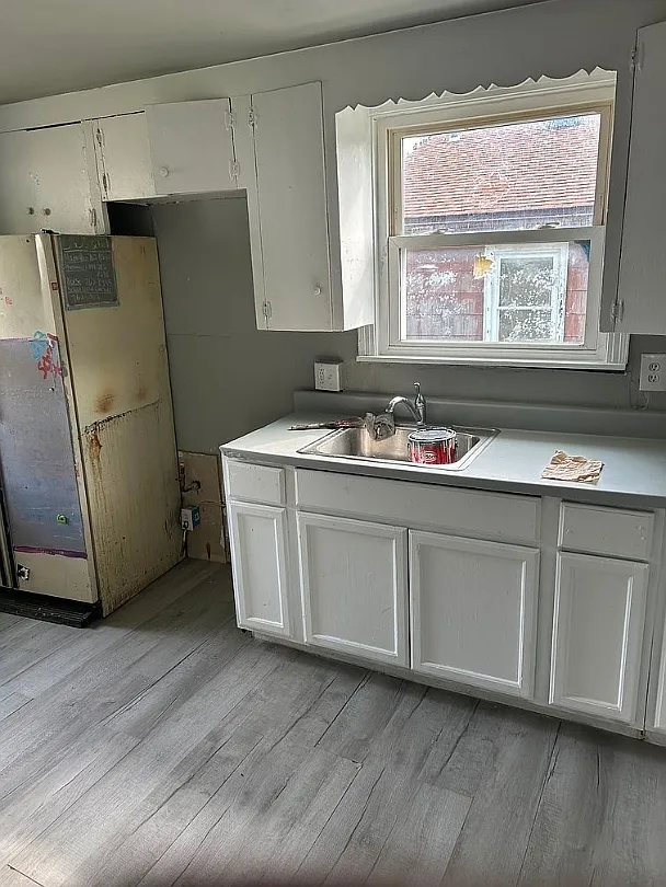 2 bed, 1.0 bath, $1,100 — Photo 2