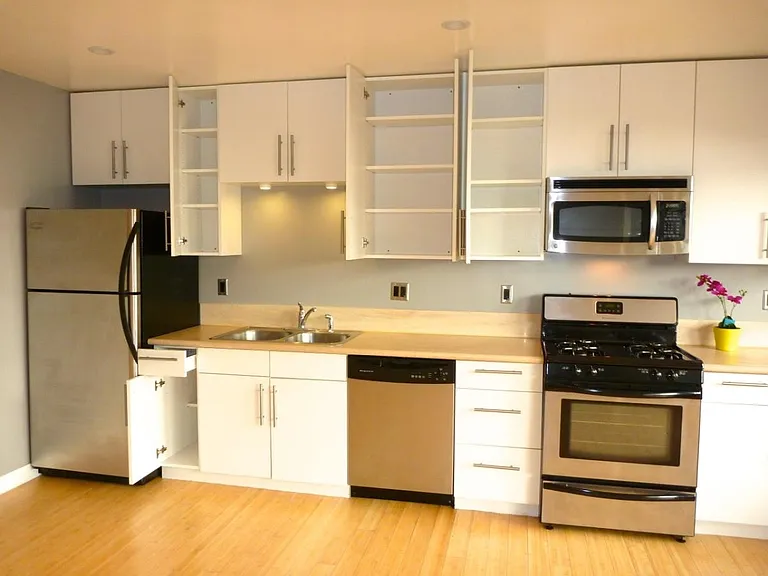 1527 Princeton St #2 — Photo 20