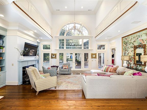 5th image of 118 Tuscany Way