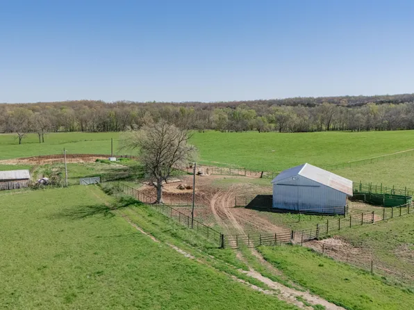 000 E 1000 Road, Stockton, MO 65785