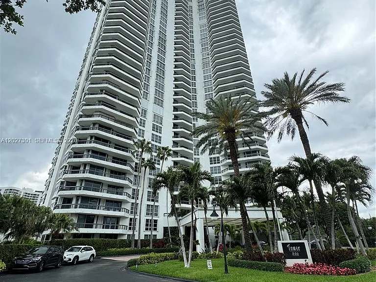 3500 Mystic Pointe Dr #2003 — Photo 24