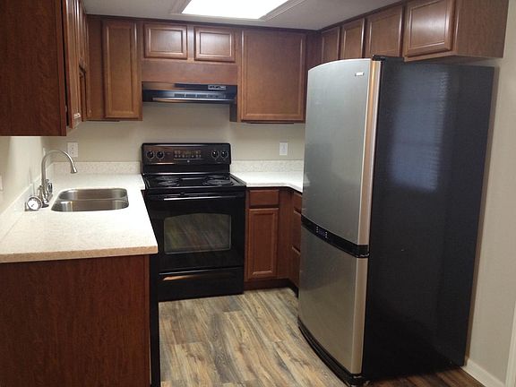 2nd image of 1401 Diuguid Dr #B