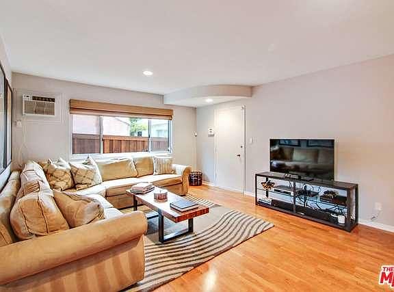3rd image of 1328 Franklin St APT 1