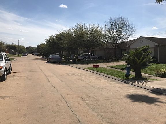 5th image of 8430 Village Rose Ln