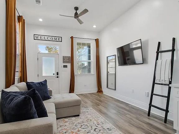 3rd image of 1820-22 N Derbigny St
