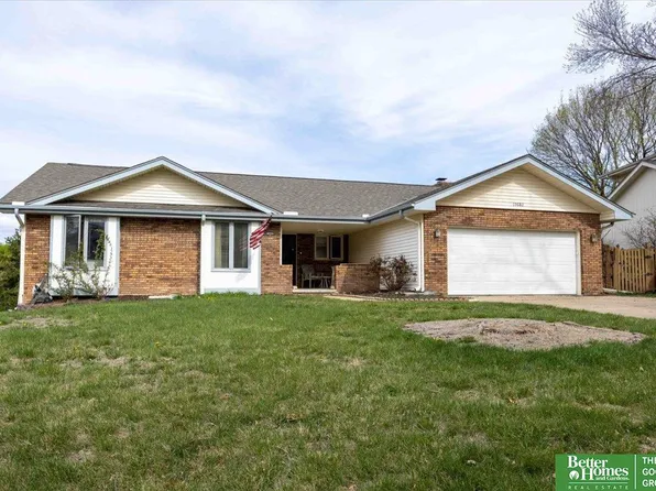 15682 Leavenworth St, Omaha, NE 68118