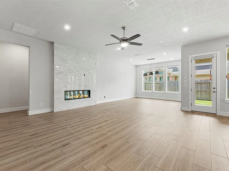 1707 McCrae Hill Ct — Photo 9