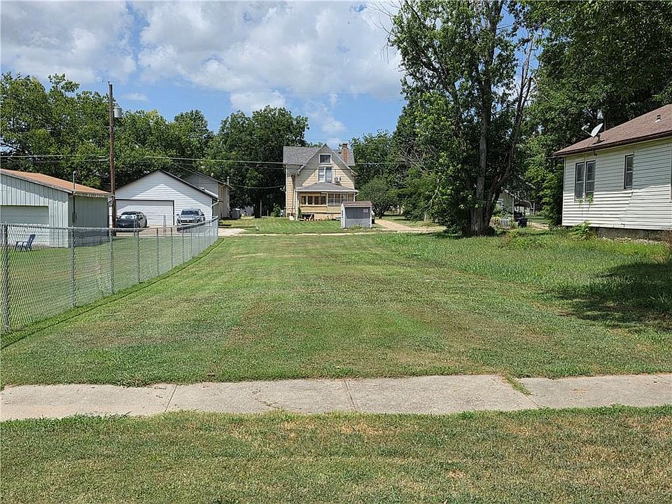 1st image of 409 S 9th St