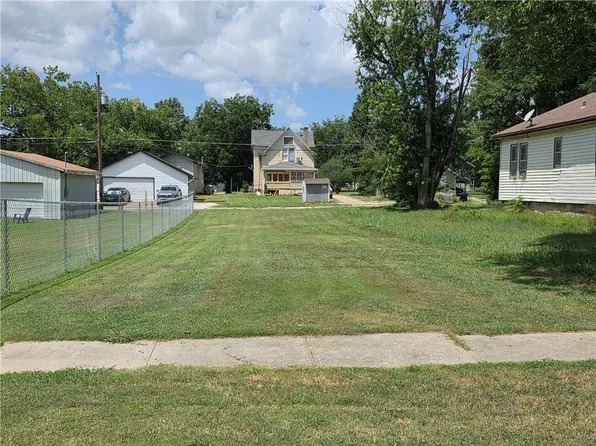 409 S 9th St, Independence, KS 67301