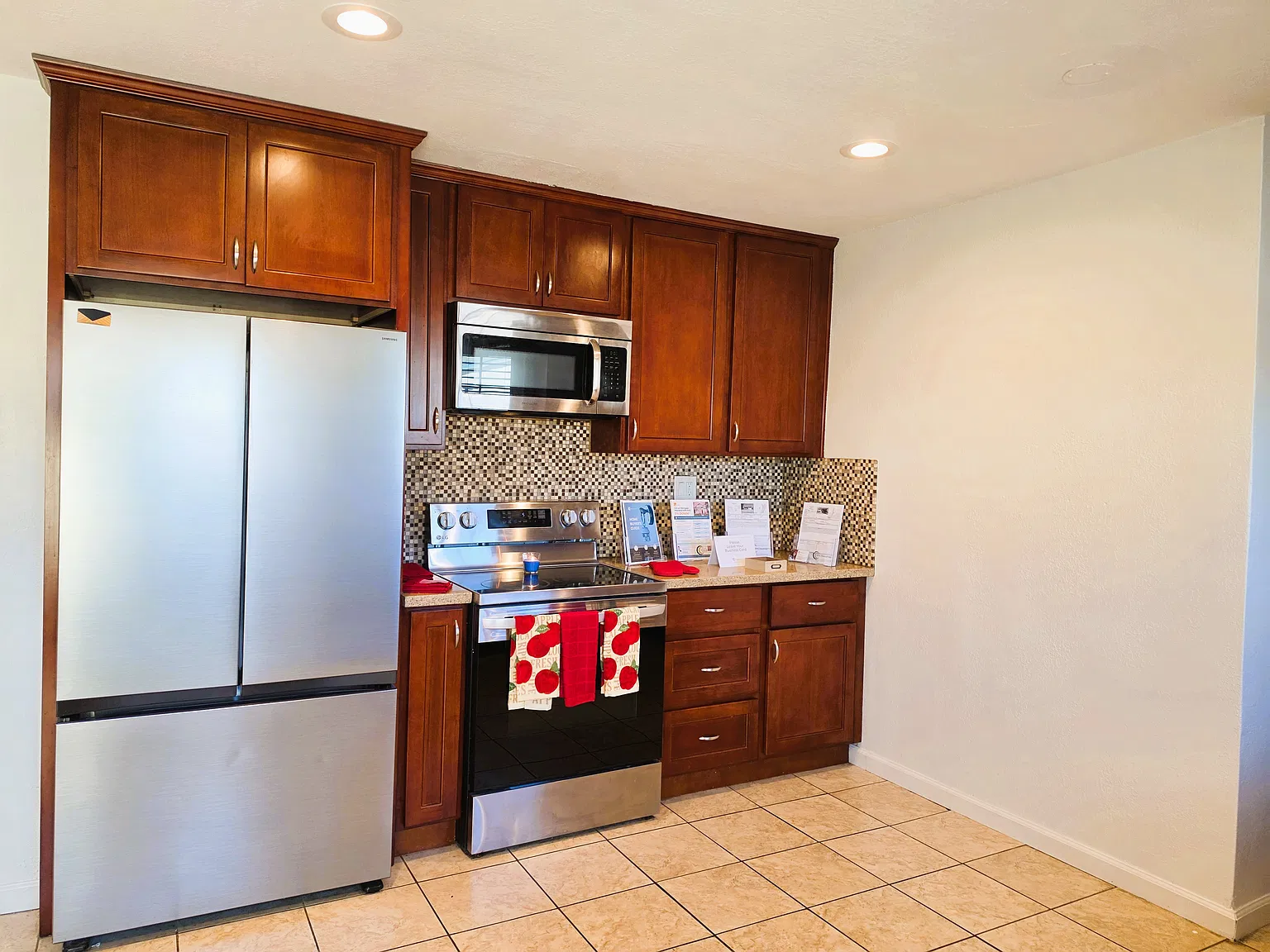 3 bed, 1104 sqft, $3,600 — Photo 4