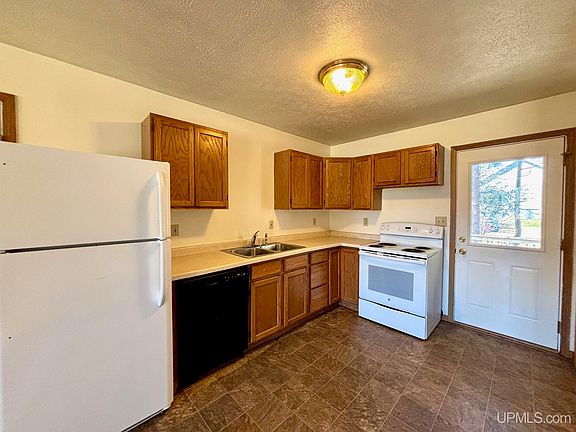 5th image of 2085 Van Evera Ave
