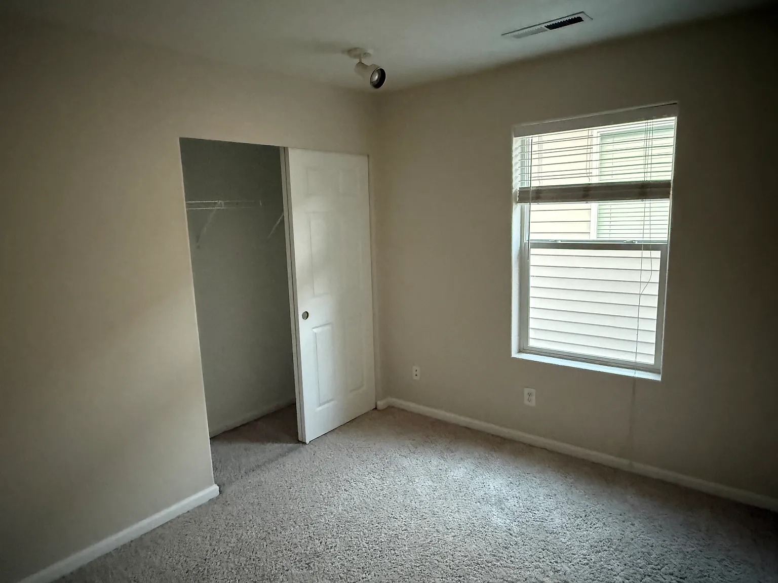 4 bed, 2.5 bath, 1683 sqft, $2,700 — Photo 4