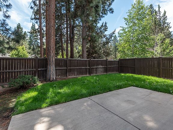 5th image of 61150 Snowbrush Dr