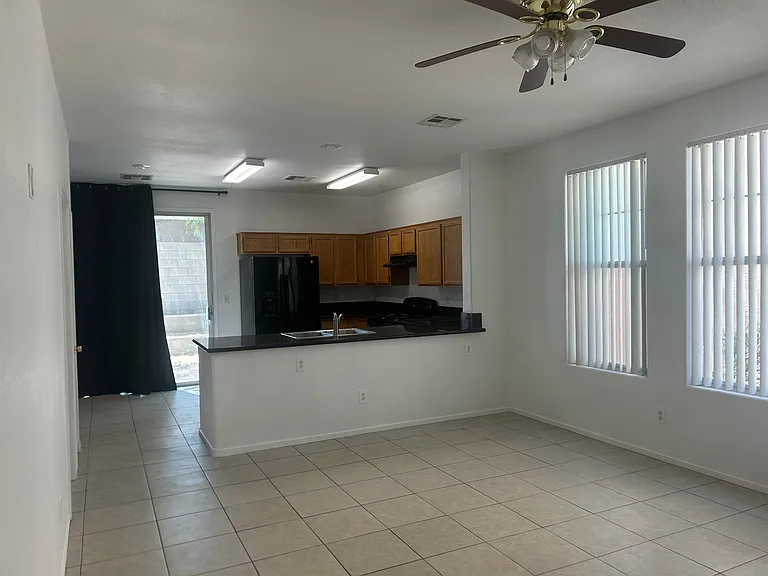 4963 Droubay Dr — Photo 2