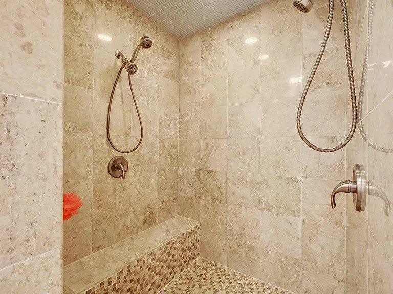 11532 Spicewood Pkwy — Photo 9