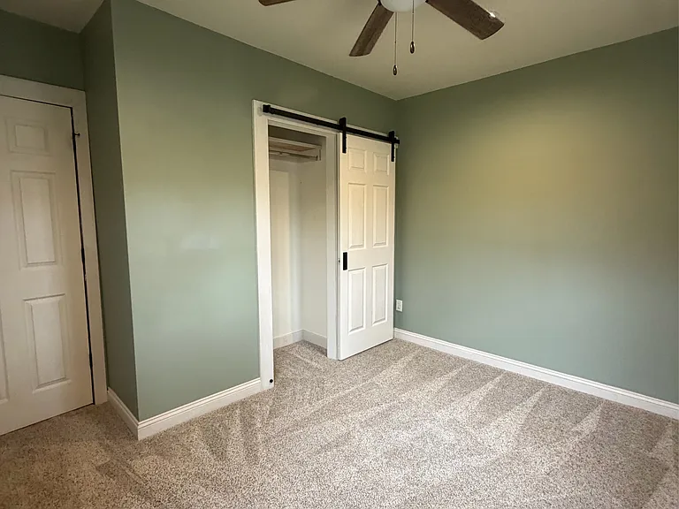 1049 N Main St — Photo 9