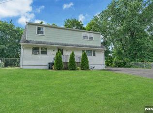 4 Royal Ave, Hawthorne, NJ 07506