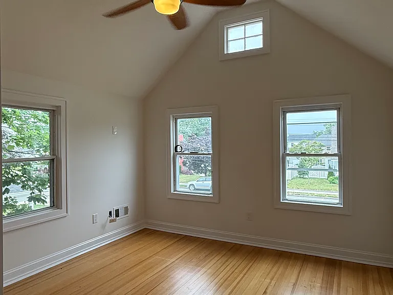 93 Cedar Ave #B — Photo 8