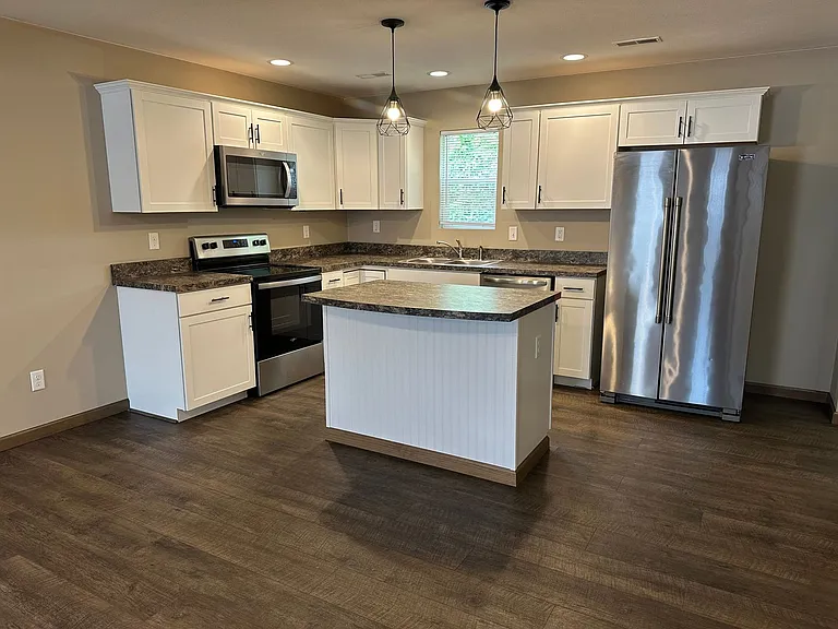 625 Simpson Avenue — Photo 3