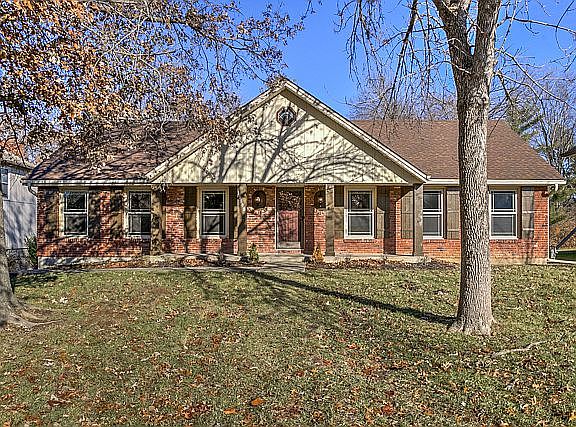 2nd image of 10108 NW Mirror Lake Dr