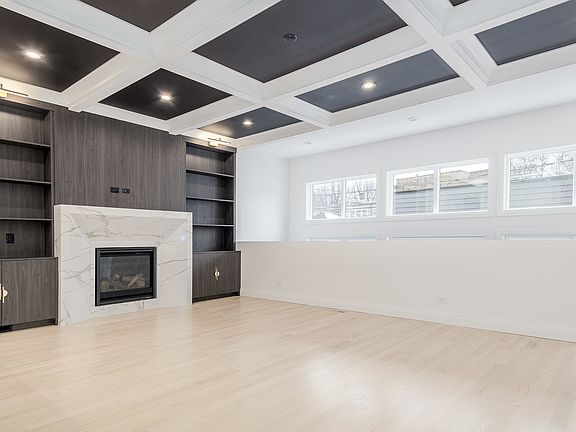 5th image of 1636 W Carmen Ave