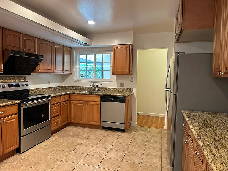 6343 Atherwood Ave — Photo 2
