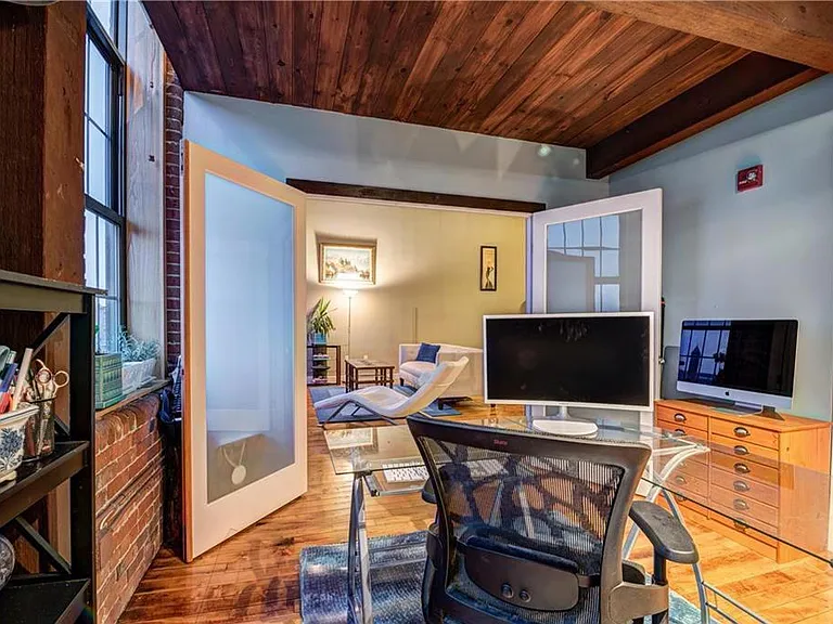 589 Atwells Ave #4F — Photo 8