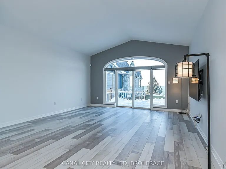 6 Colton Ave — Photo 8
