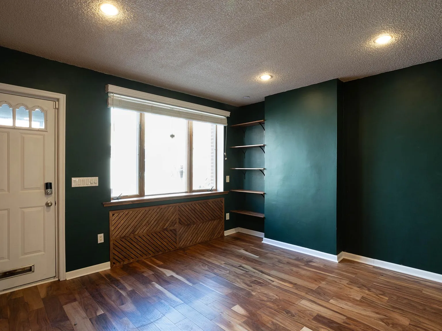 2 bed, 1.5 bath, 784 sqft, $2,200 — Photo 3