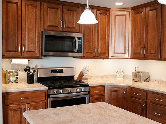 5th image of 20209 W Farmington Rd