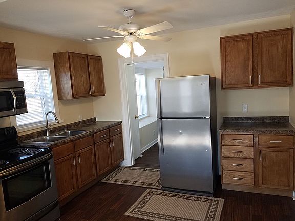 5th image of 404 Winona Dr