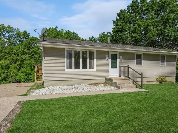 705 N G St, Indianola, IA 50125