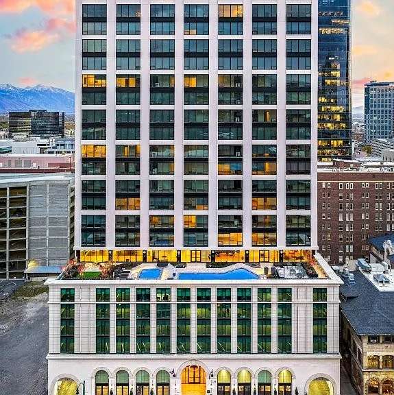 Seraph Luxury Downtown Apartments — Photo 40