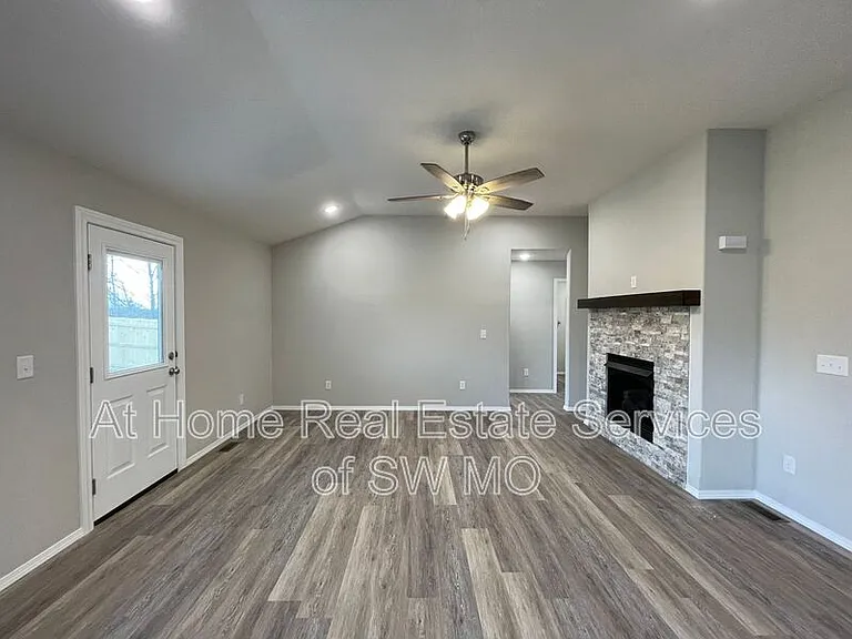 2108 N 21st St — Photo 6