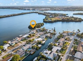 1365 Phyllis Dr, Merritt Island, FL 32952