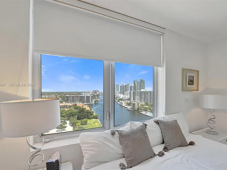 2600 E Hallandale Beach Blvd #T1902 — Photo 26